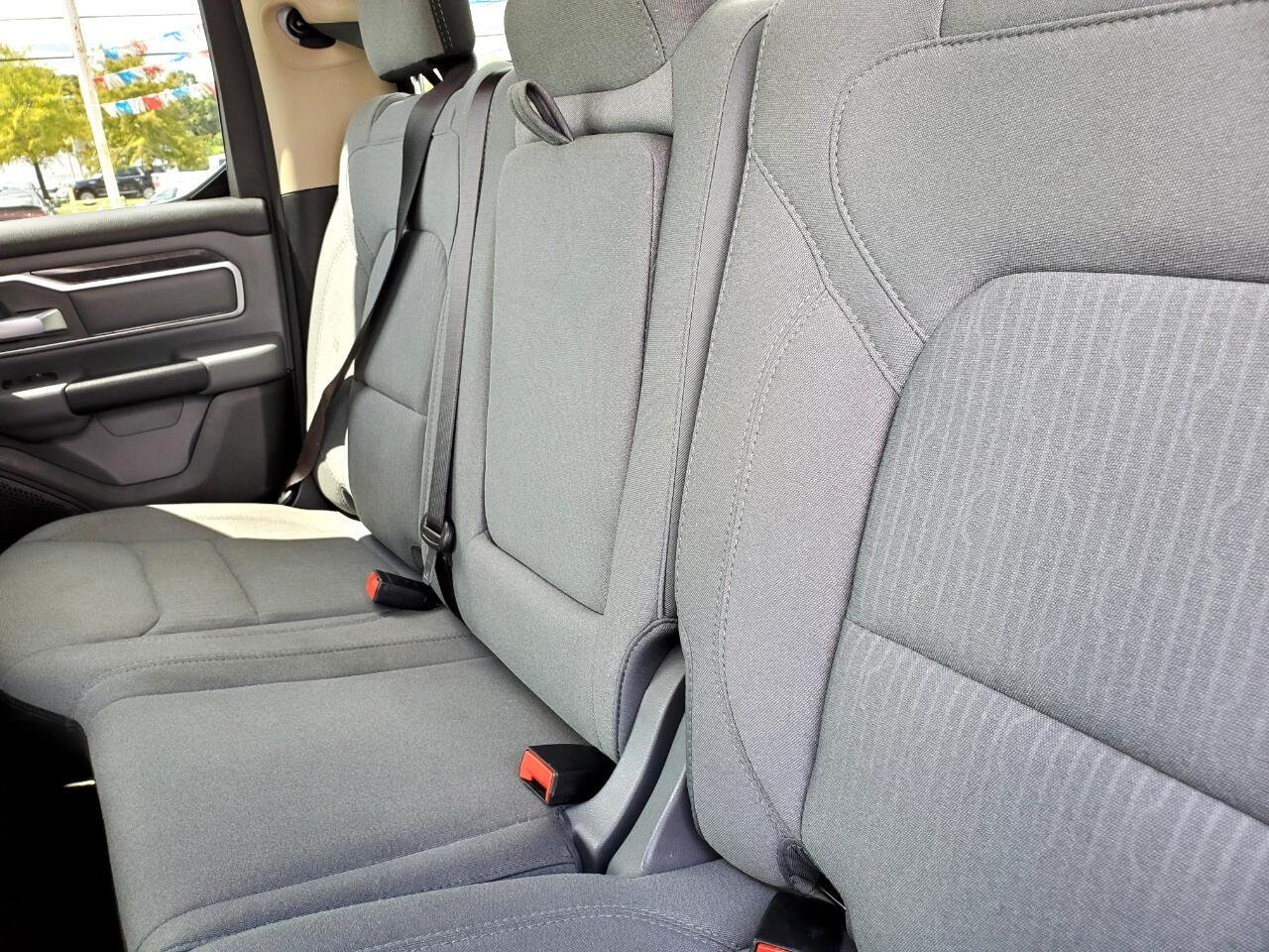 RAM 1500 Big Horn Quad Cab 4WD 2020