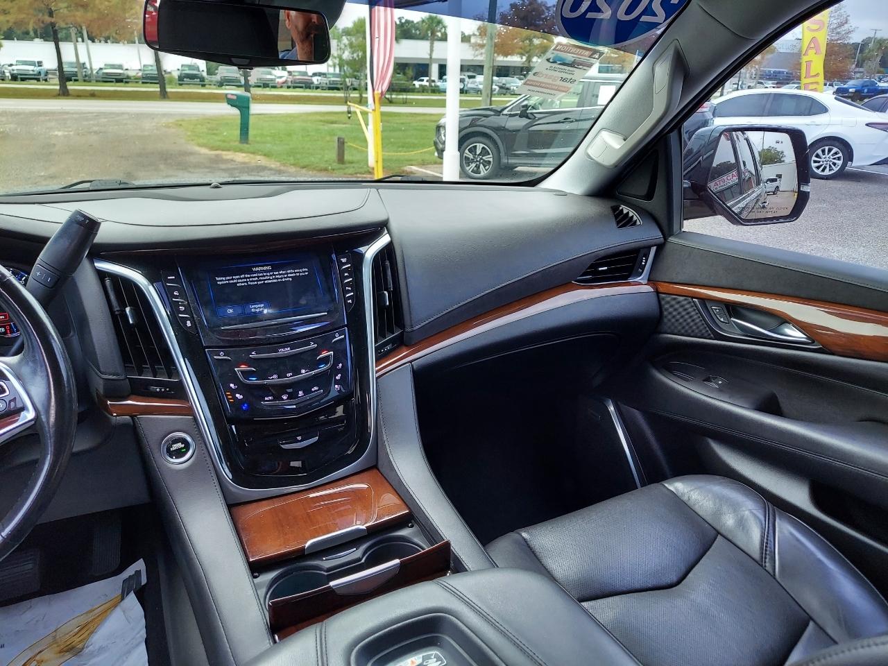 Cadillac Escalade Luxury 2WD 2020