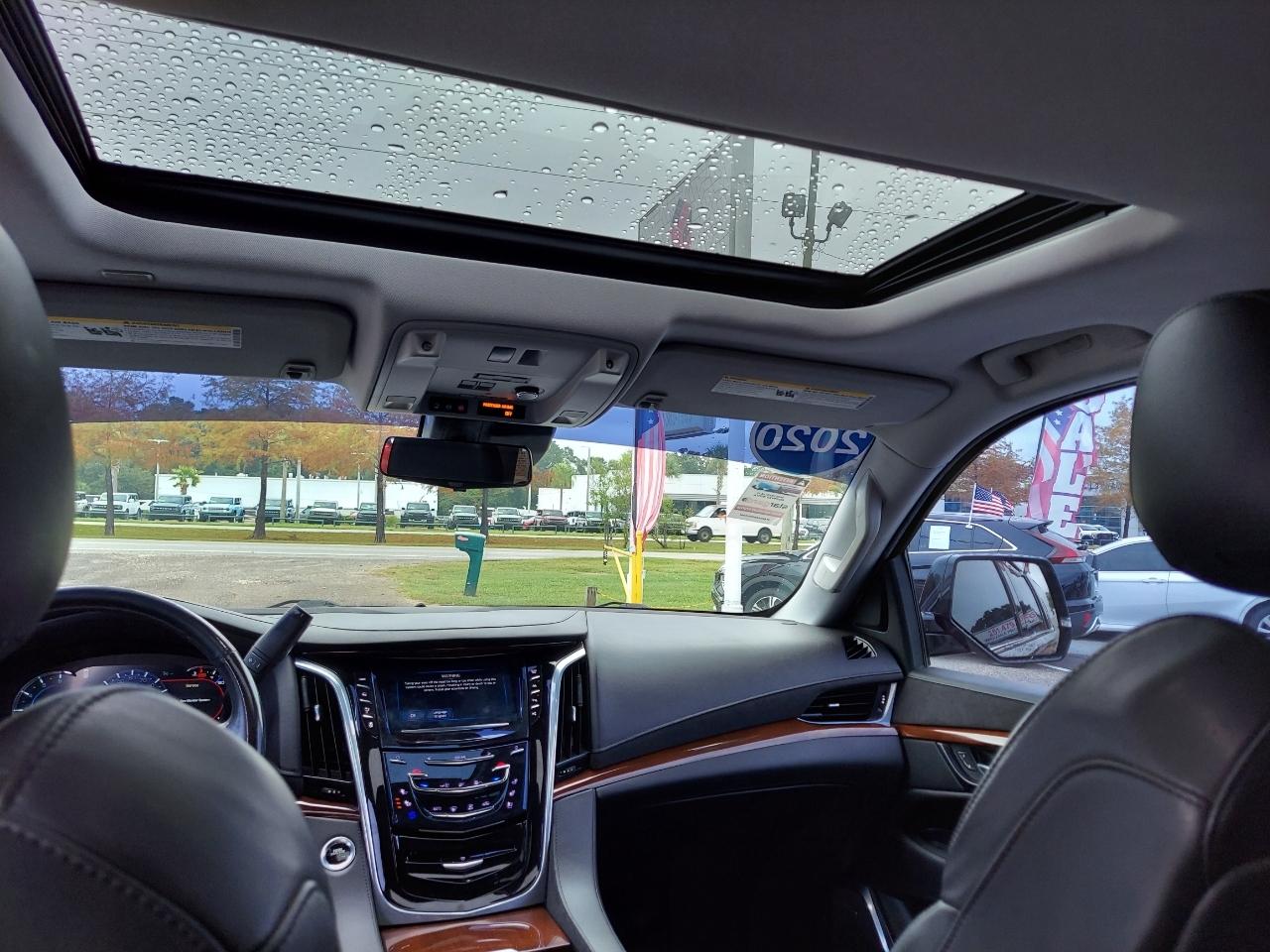 Cadillac Escalade Luxury 2WD 2020
