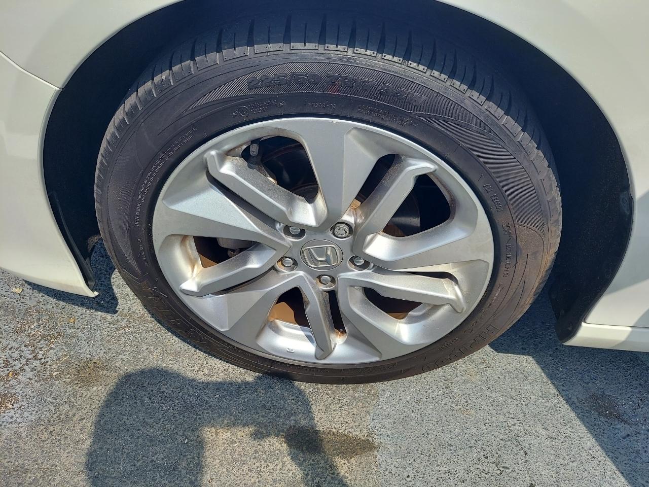 Honda Accord LX CVT 2019