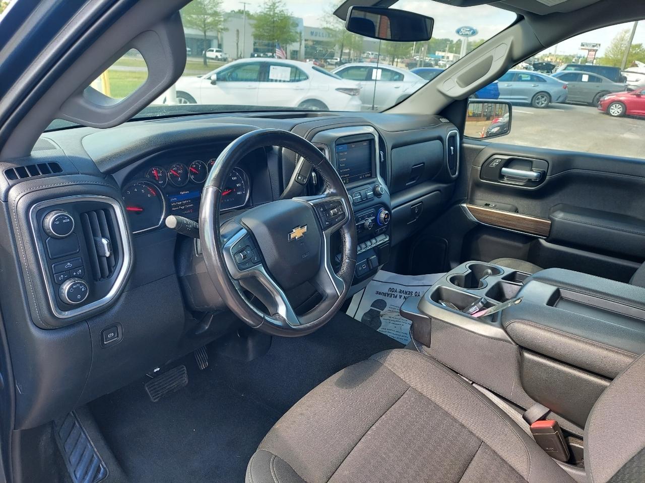 Chevrolet Silverado 1500 LT Crew Cab 2WD 2021
