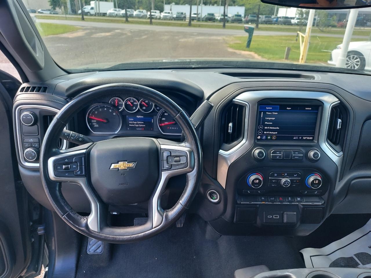 Chevrolet Silverado 1500 LT Crew Cab 2WD 2021