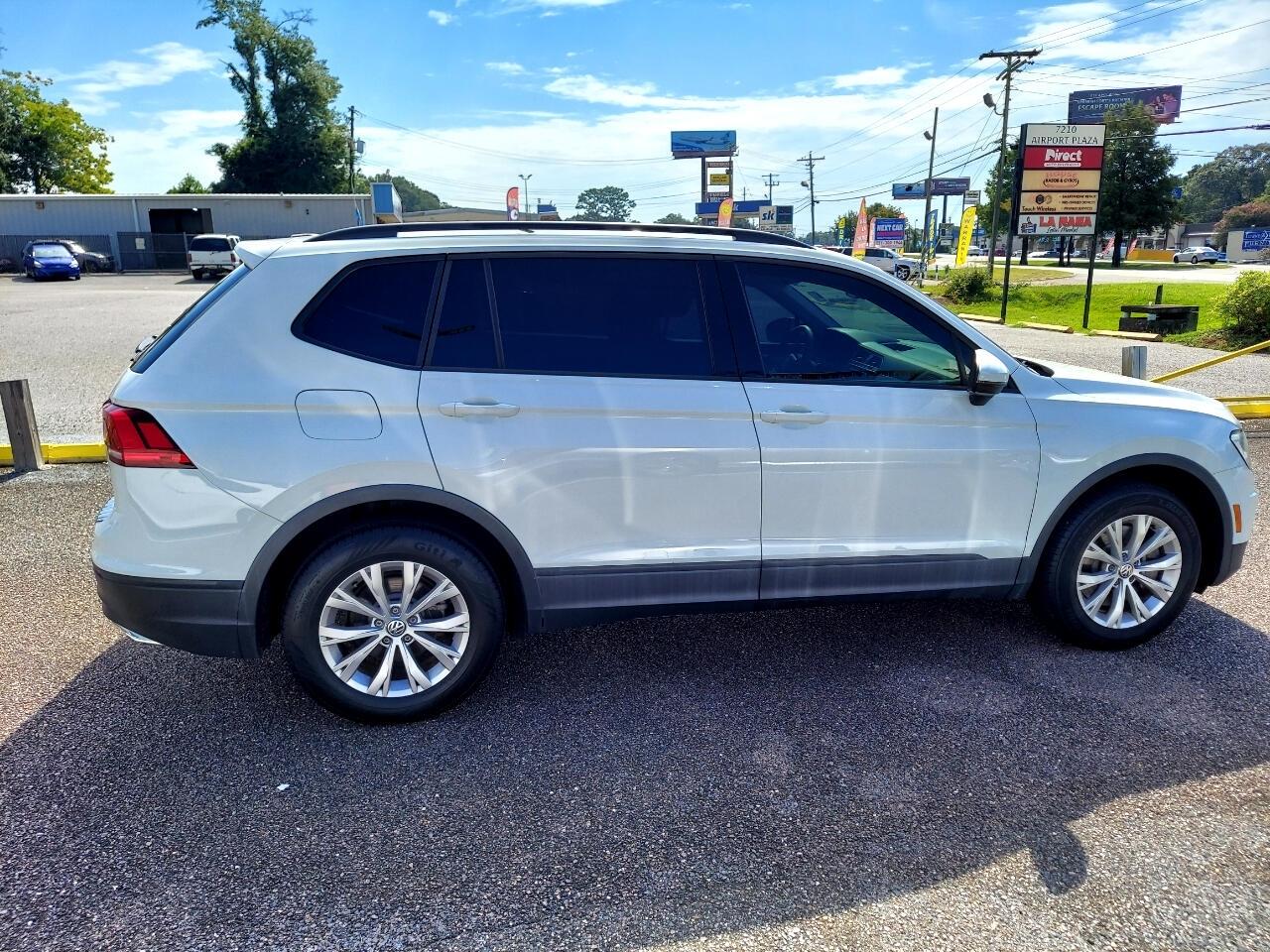 Volkswagen Tiguan S 2019
