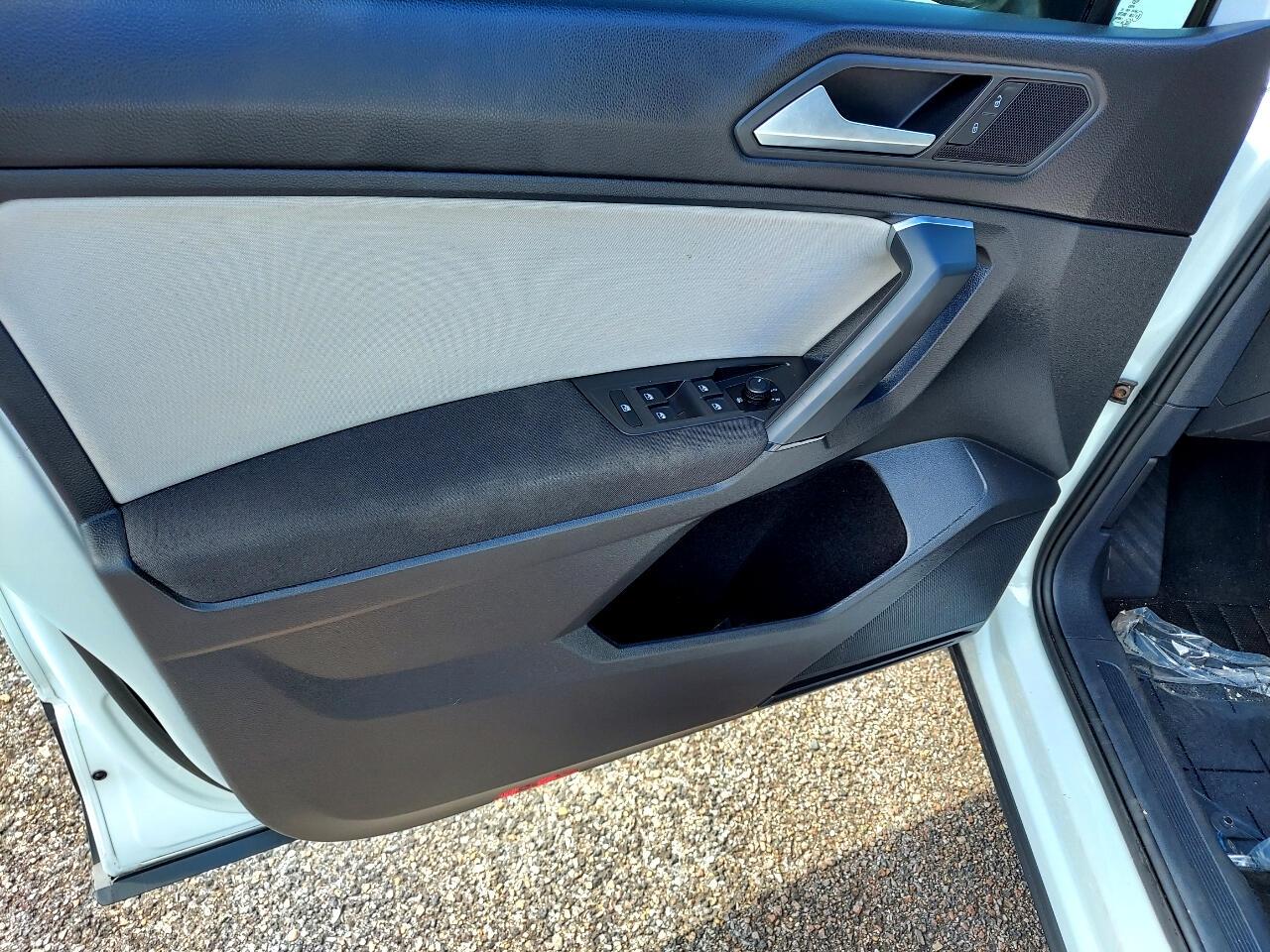 Volkswagen Tiguan S 2019