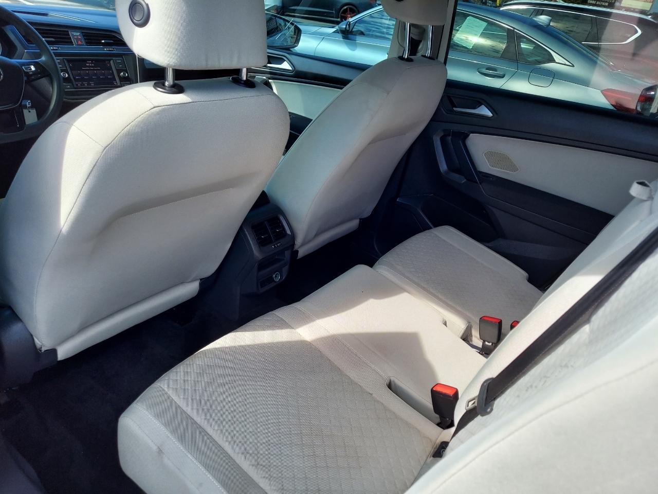 Volkswagen Tiguan S 2019