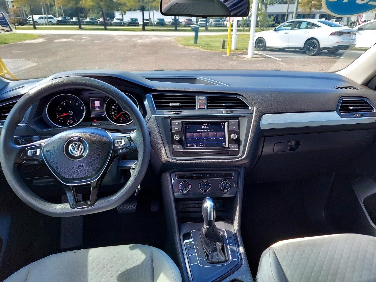 Volkswagen Tiguan S 2019