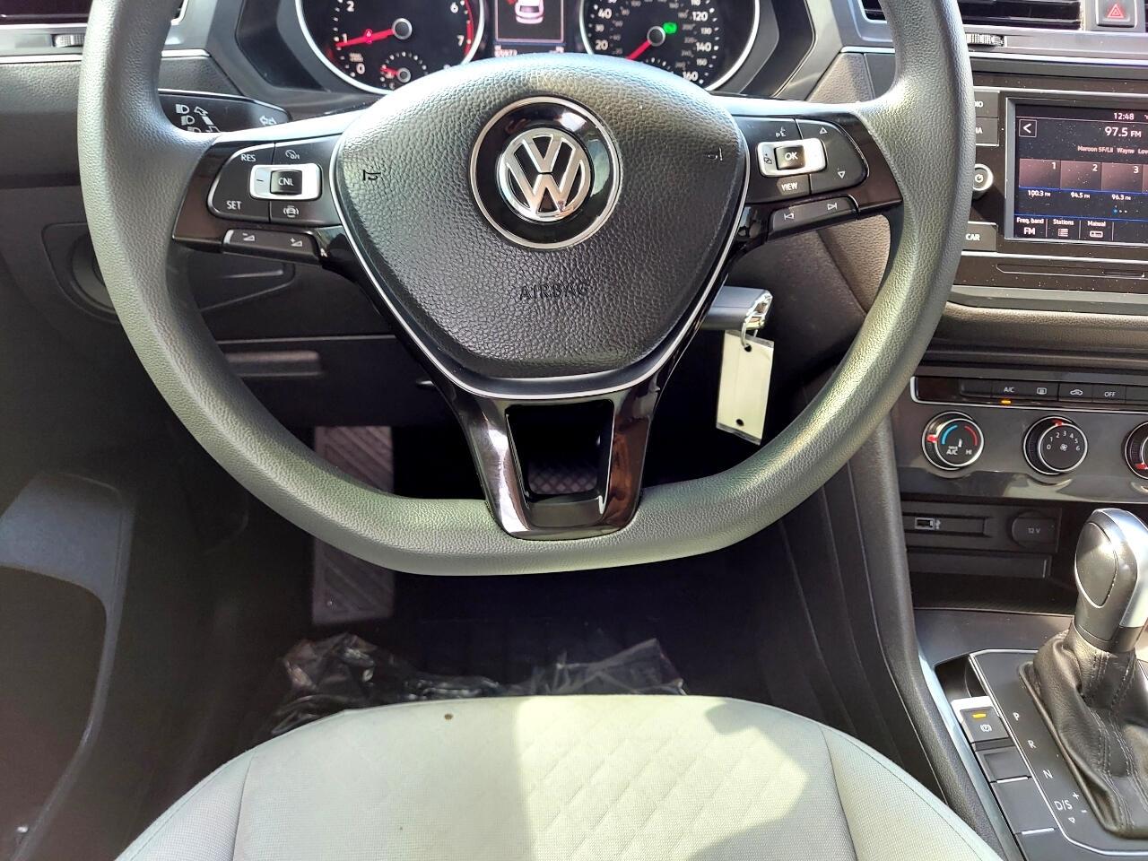 Volkswagen Tiguan S 2019