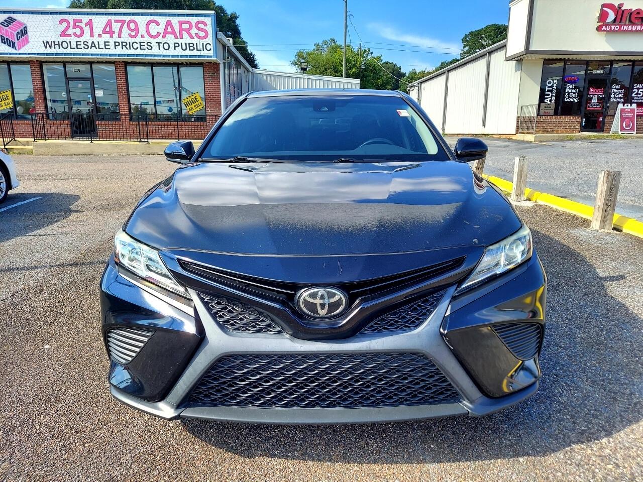 Toyota Camry SE 2020