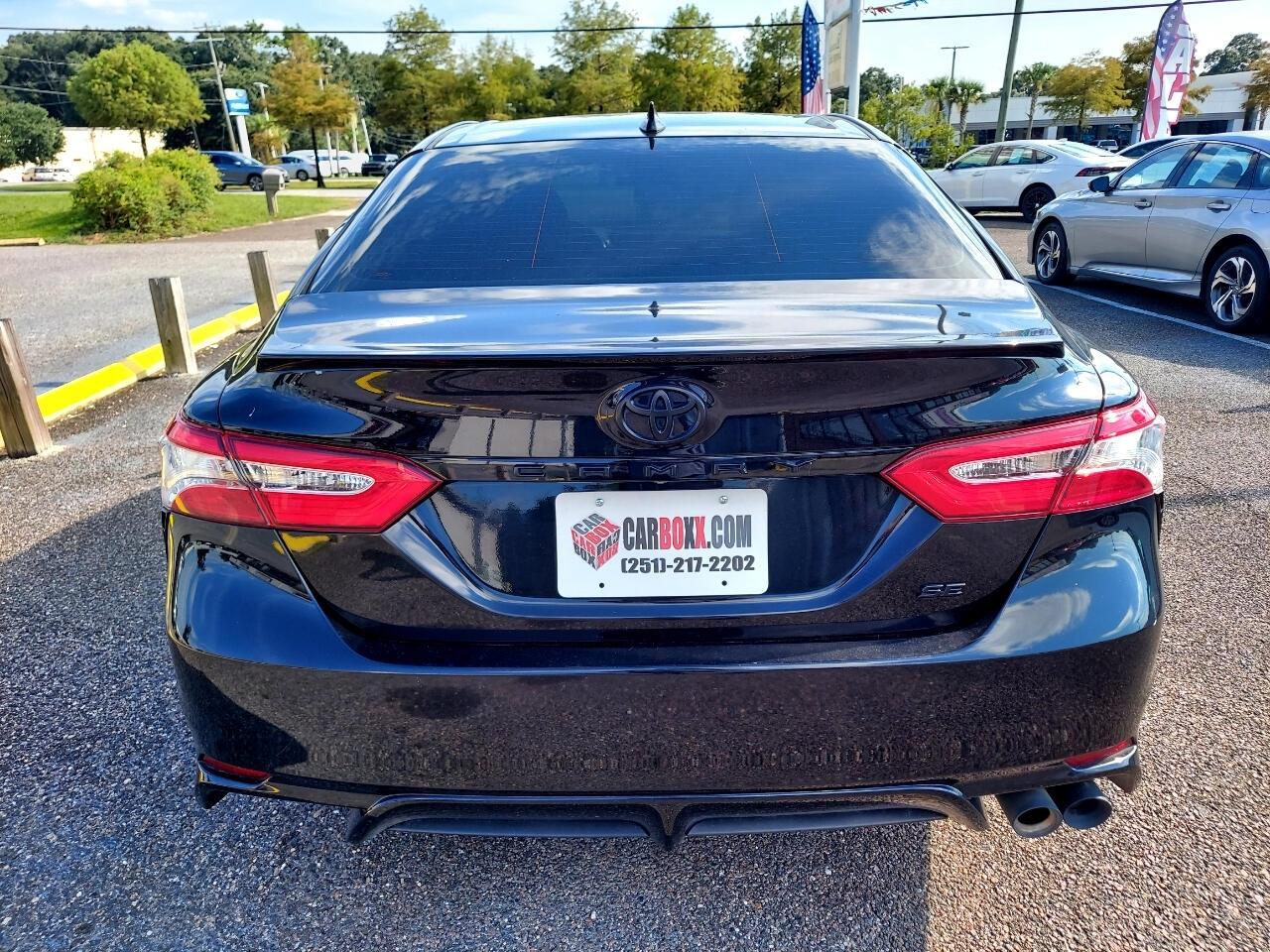 Toyota Camry SE 2020