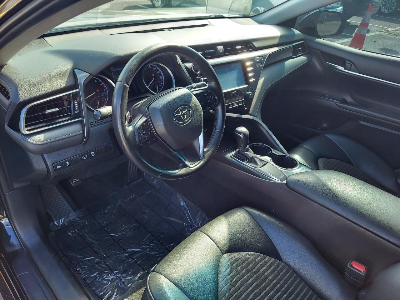 Toyota Camry SE 2020