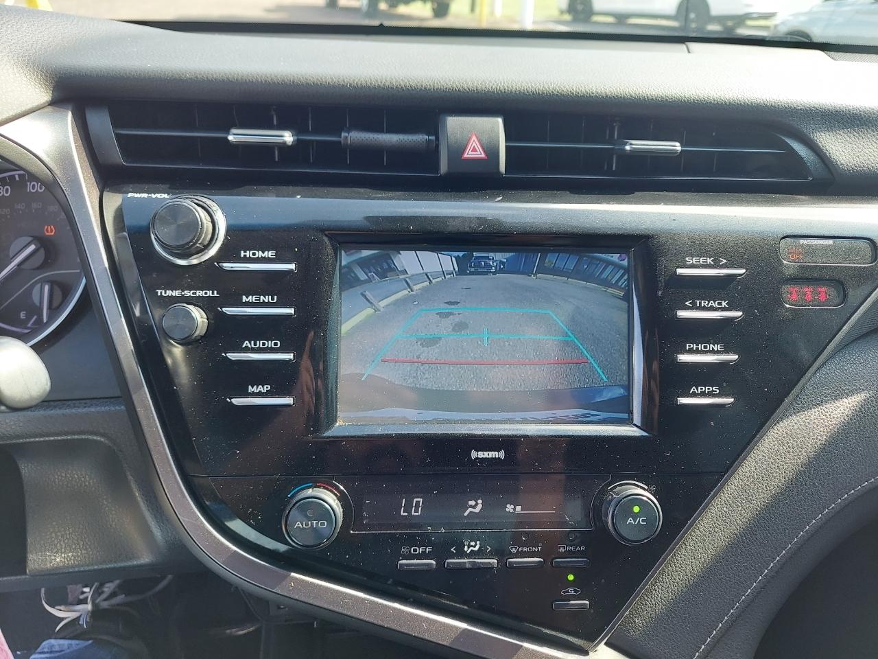 Toyota Camry SE 2020