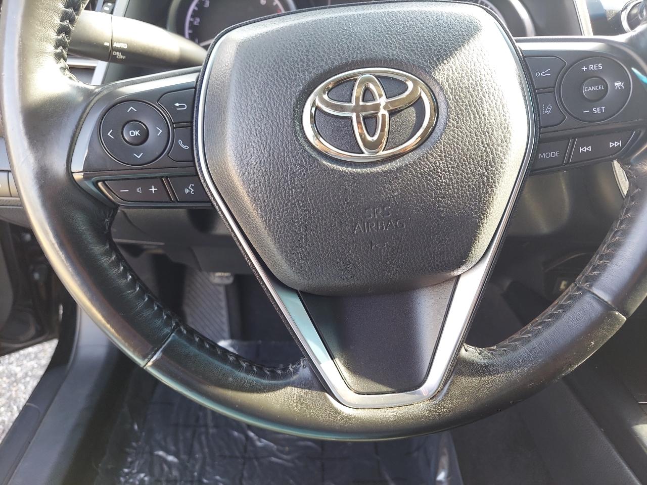 Toyota Camry SE 2020