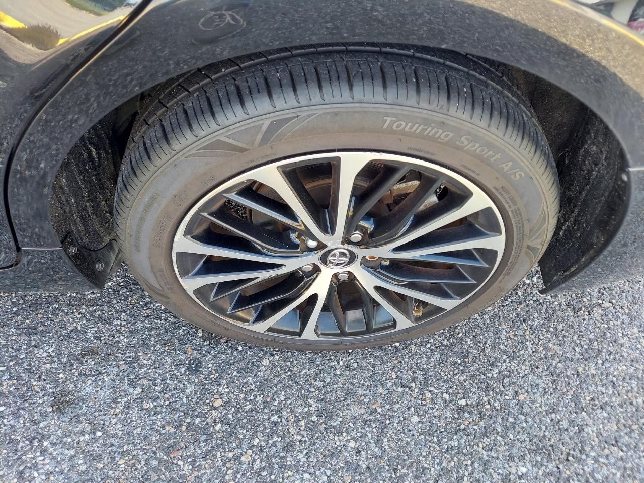 Toyota Camry SE 2020