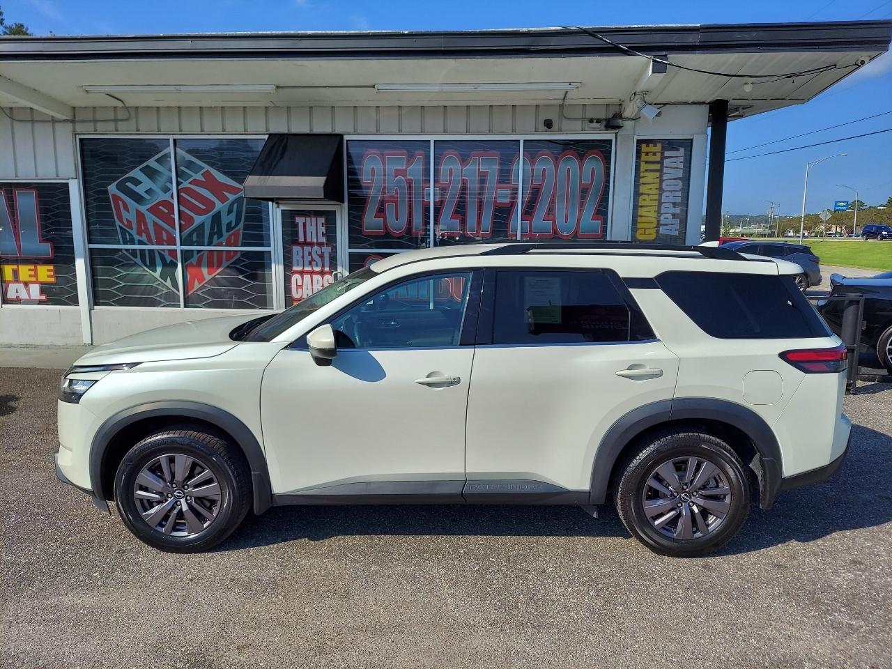 Nissan Pathfinder SV 2022