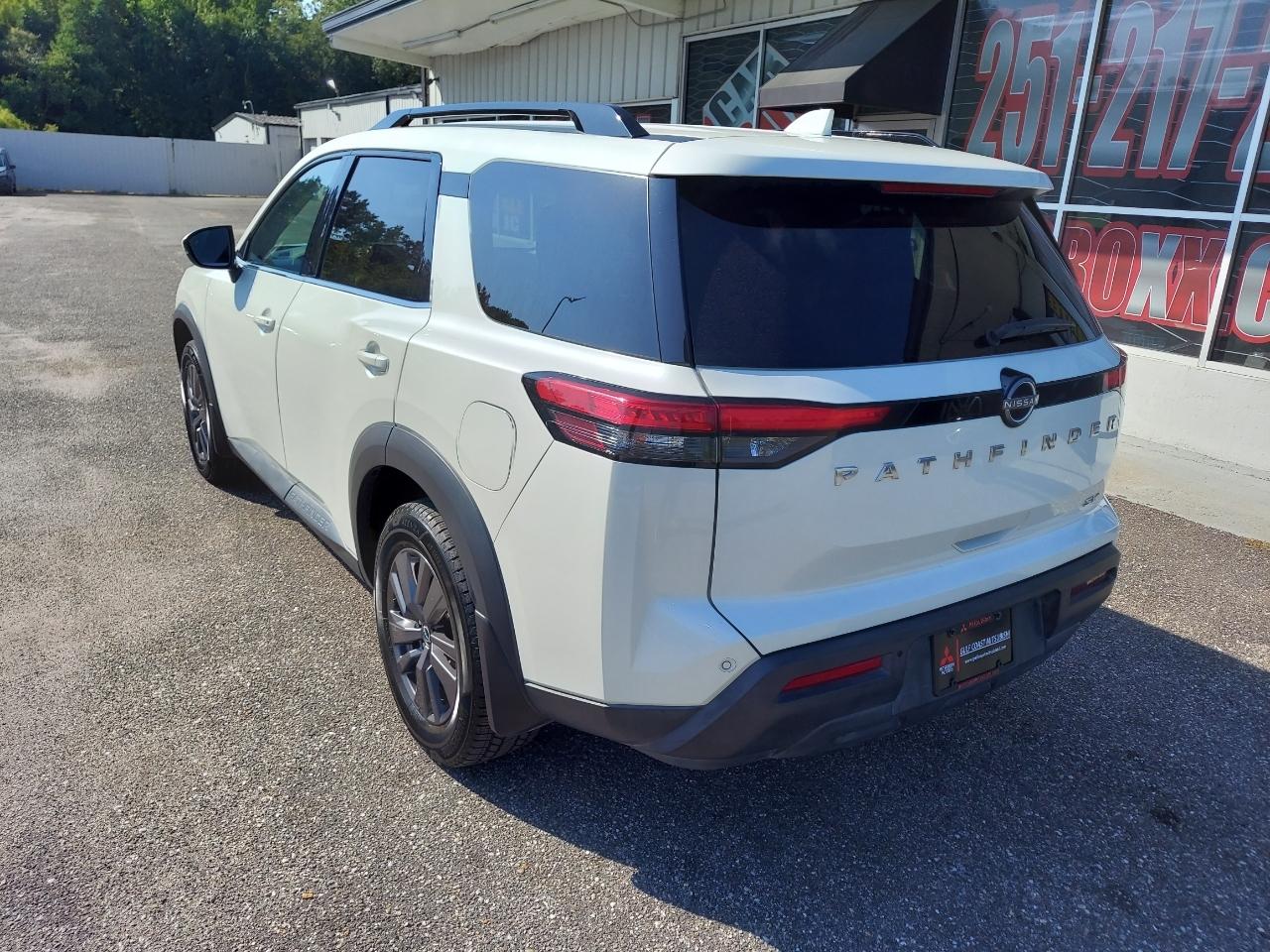 Nissan Pathfinder SV 2022