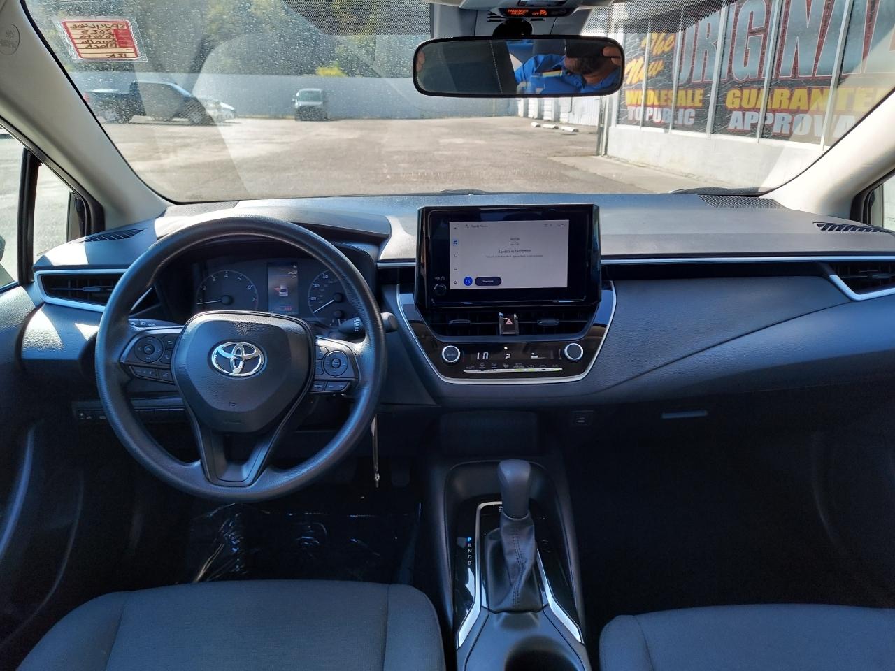 Toyota Corolla LE 2025