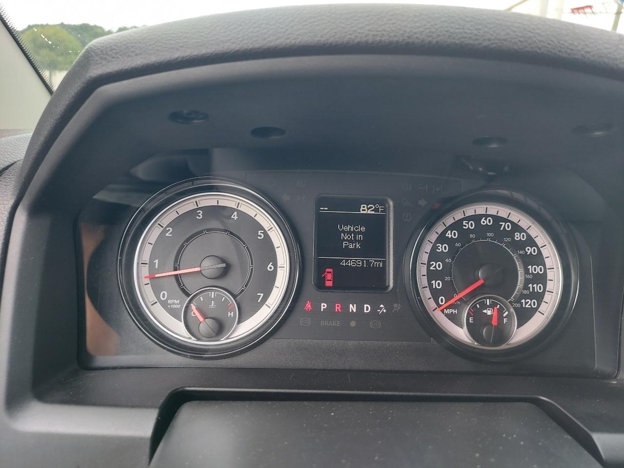 RAM 1500 Classic Tradesman Crew Cab SWB 2WD 2021