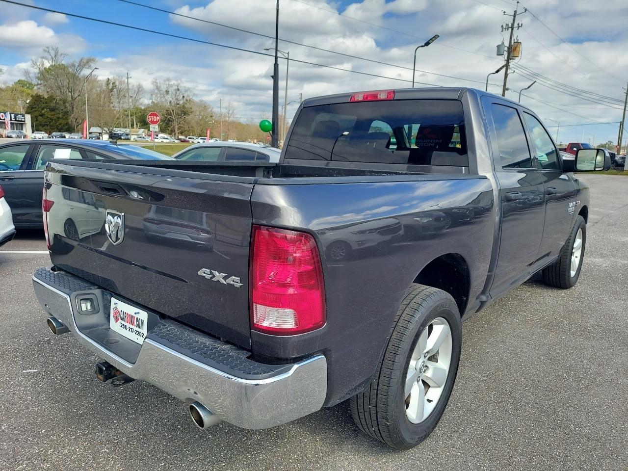 RAM 1500 Classic Tradesman Crew Cab SWB 4WD 2022