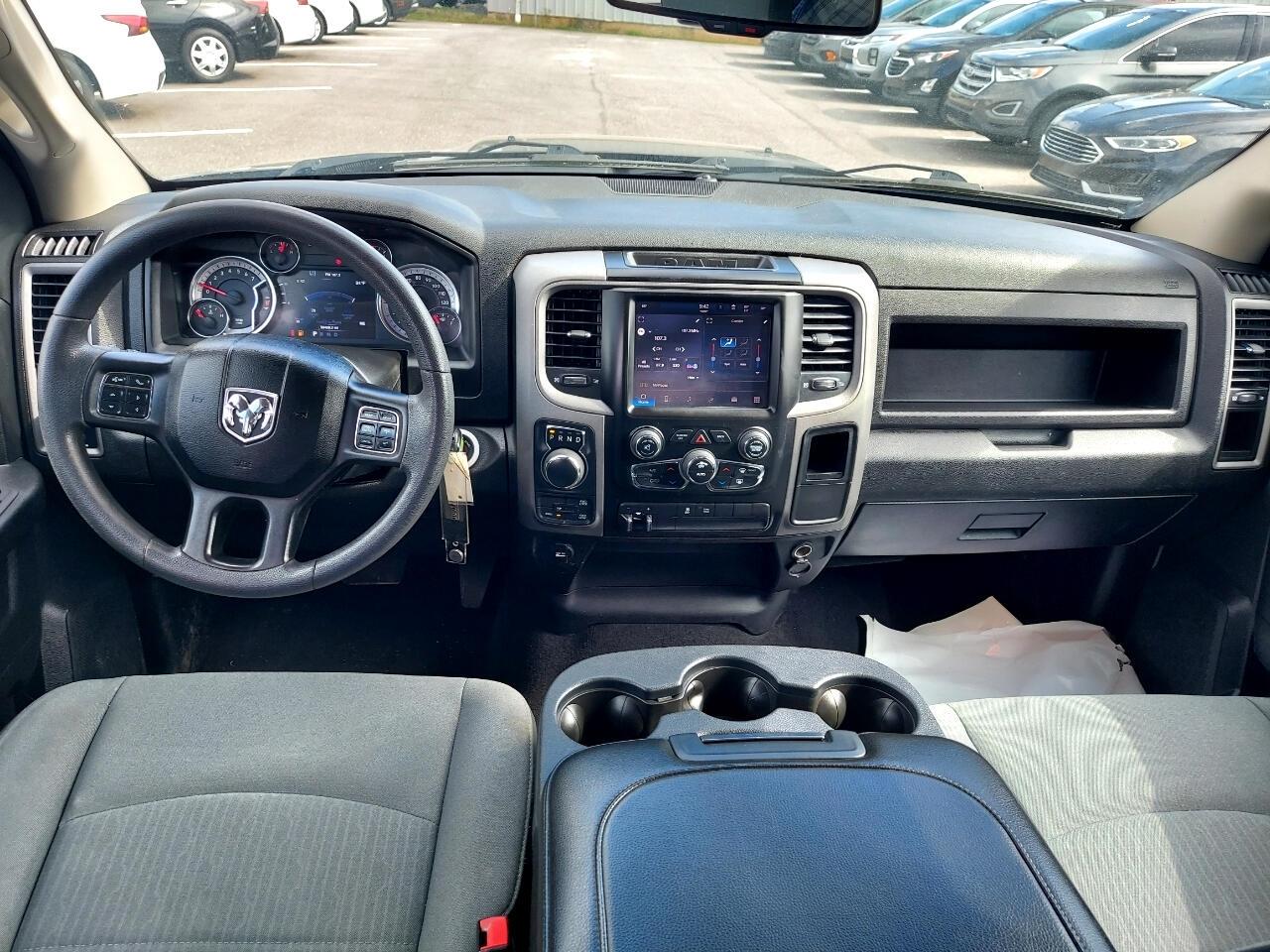 RAM 1500 Classic Tradesman Crew Cab SWB 4WD 2022