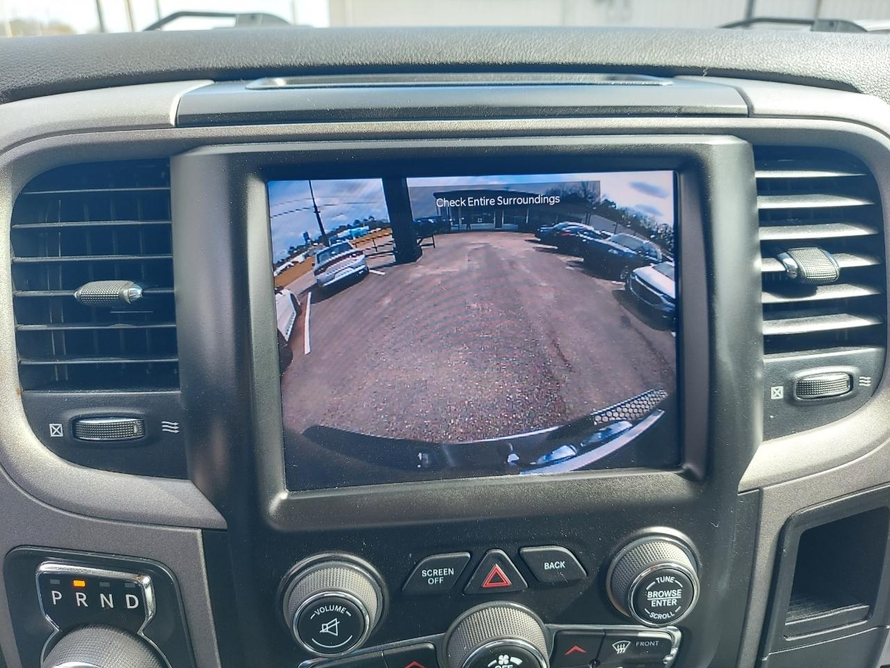RAM 1500 Classic Tradesman Crew Cab SWB 4WD 2022
