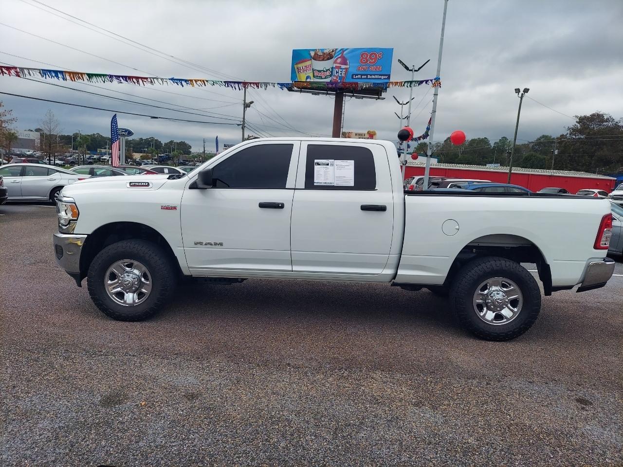 RAM 2500 Tradesman Crew Cab SWB 4WD 2022