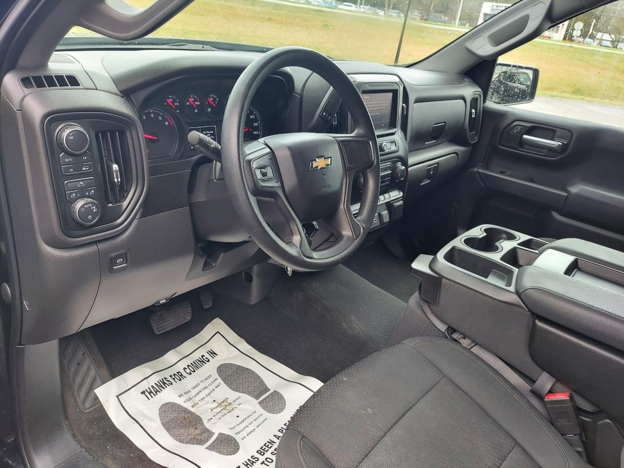 Chevrolet Silverado 1500 Custom Crew Cab Long Box 4WD 2021