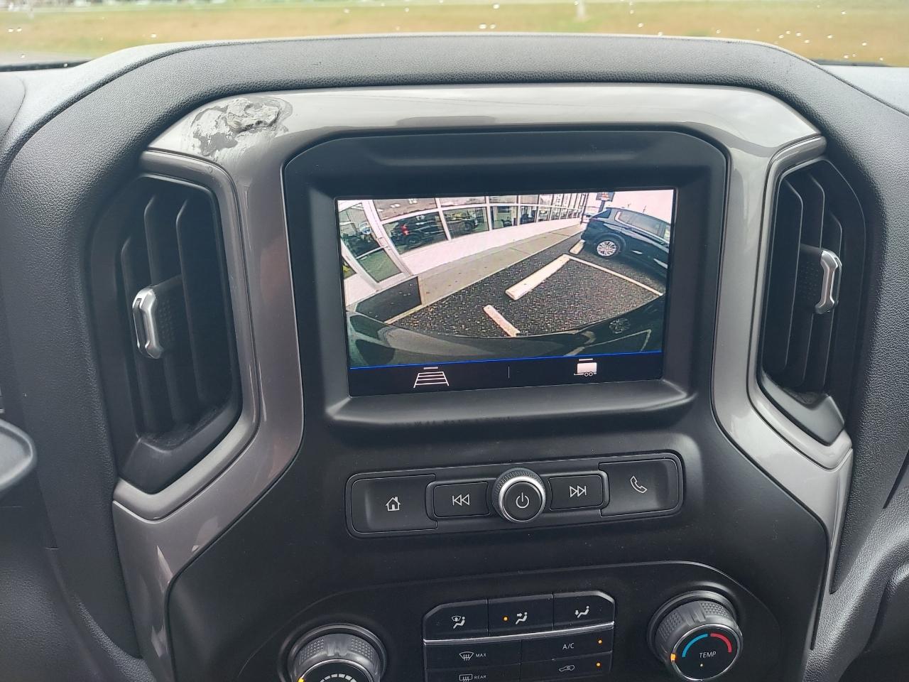 Chevrolet Silverado 1500 Custom Crew Cab Long Box 4WD 2021