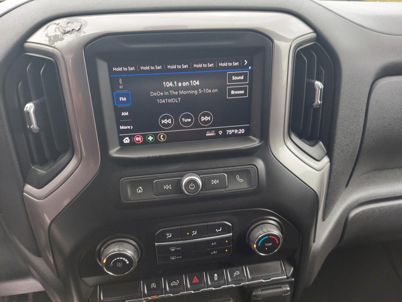 Chevrolet Silverado 1500 Custom Crew Cab Long Box 4WD 2021