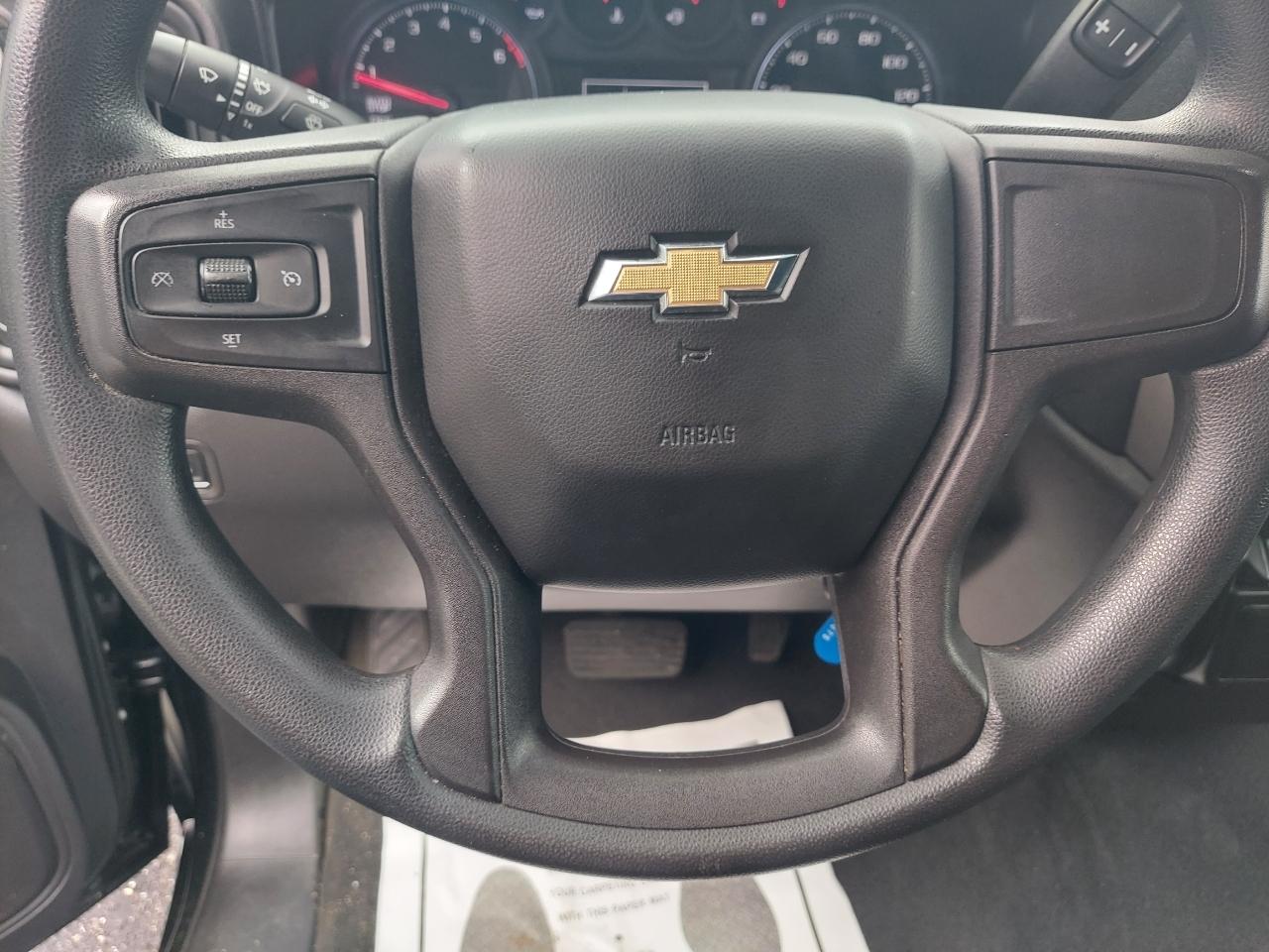 Chevrolet Silverado 1500 Custom Crew Cab Long Box 4WD 2021