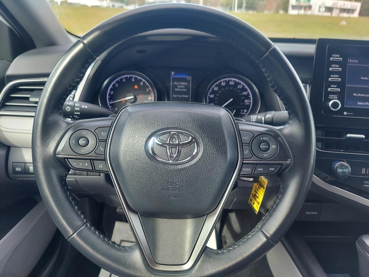 Toyota Camry SE 2021