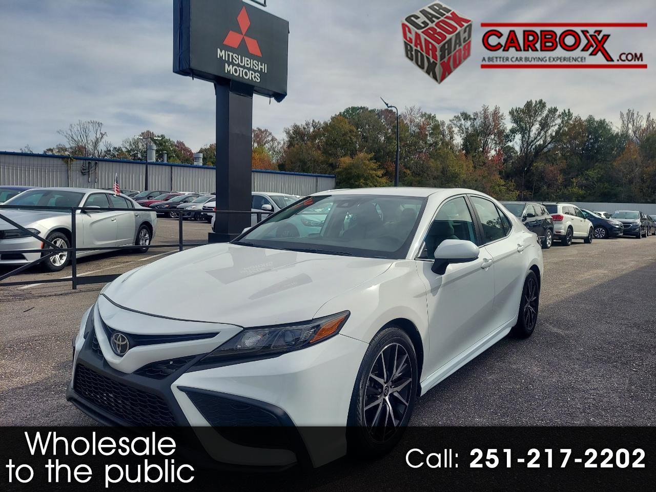 Toyota Camry SE 2021