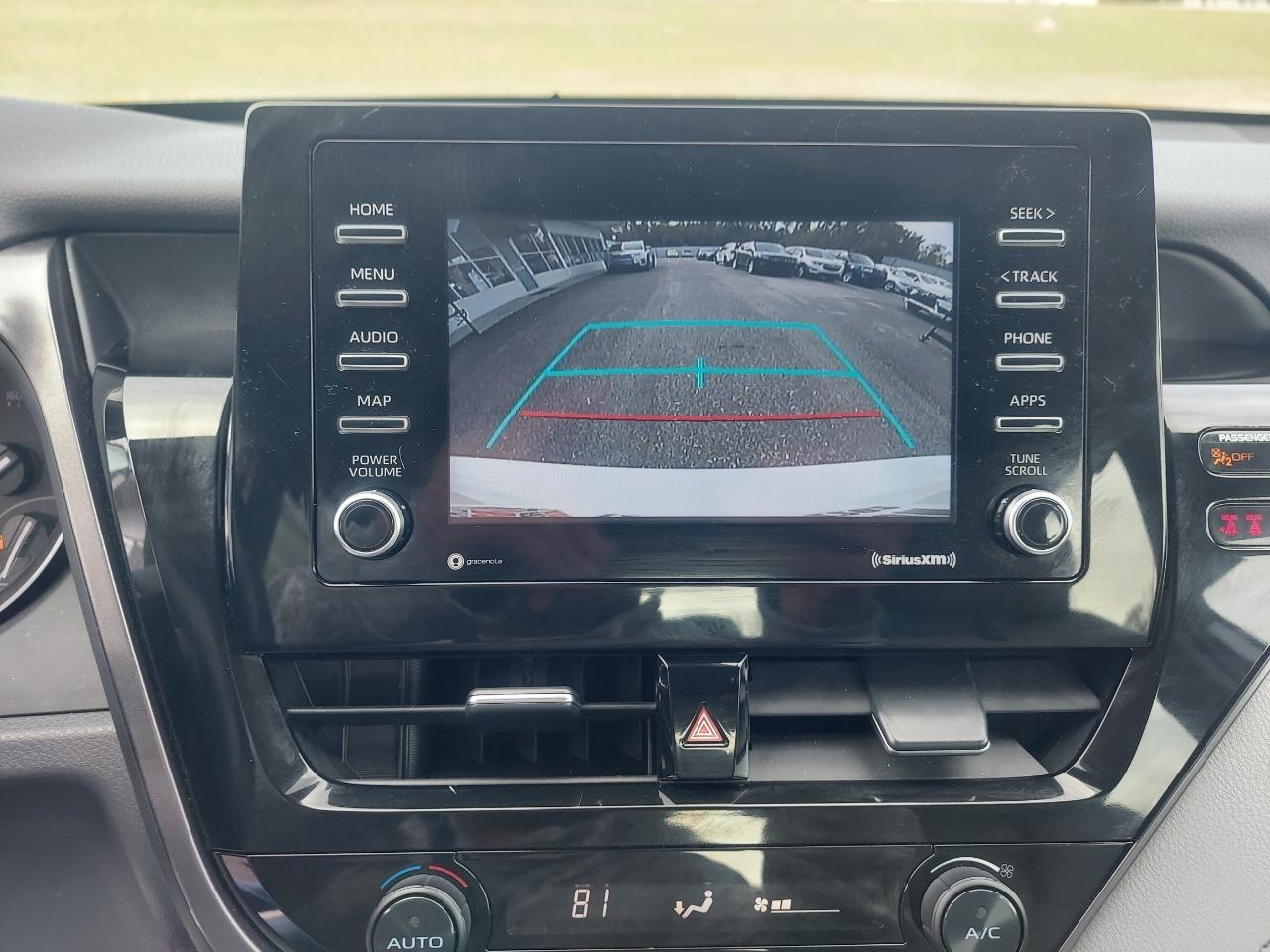 Toyota Camry SE 2021