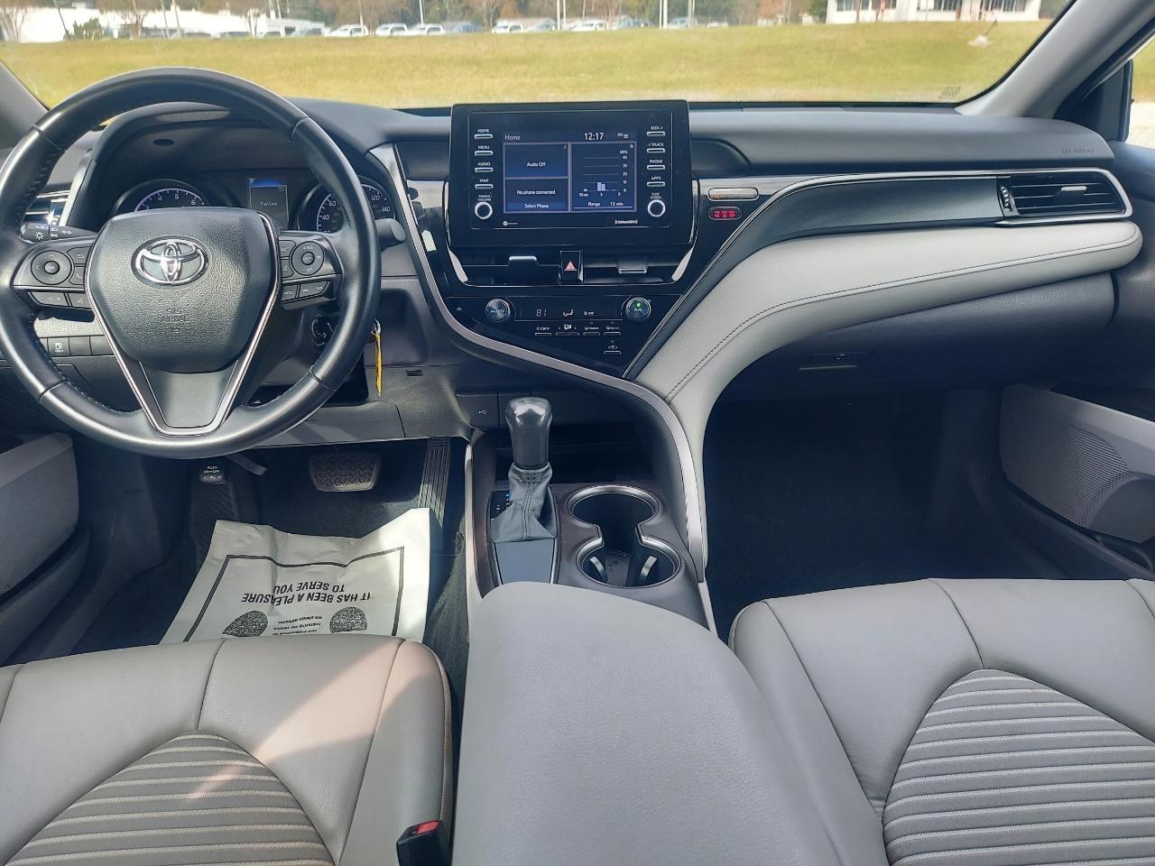 Toyota Camry SE 2021