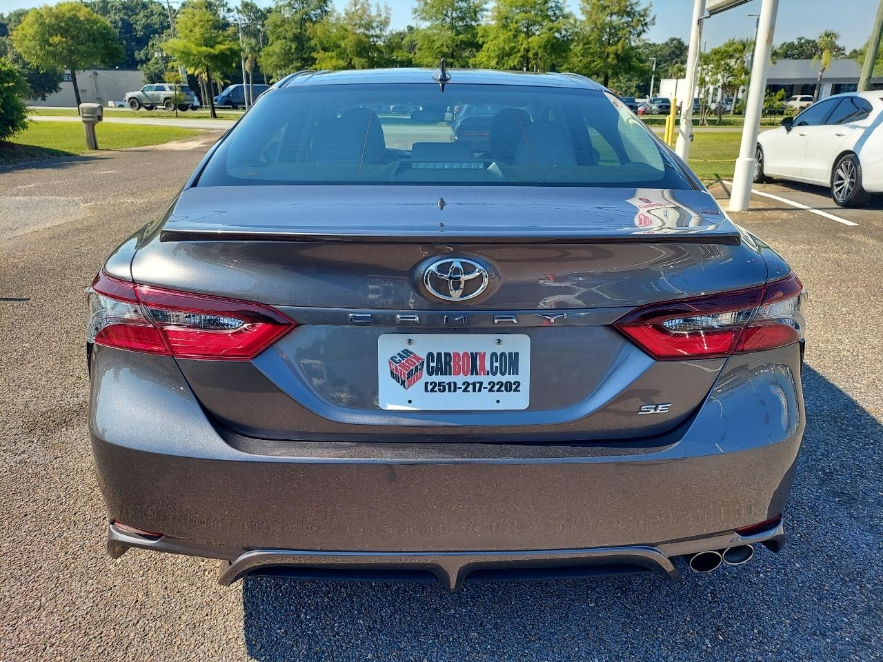 Toyota Camry SE 2022