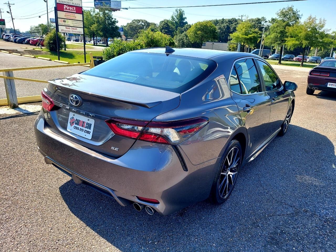 Toyota Camry SE 2022