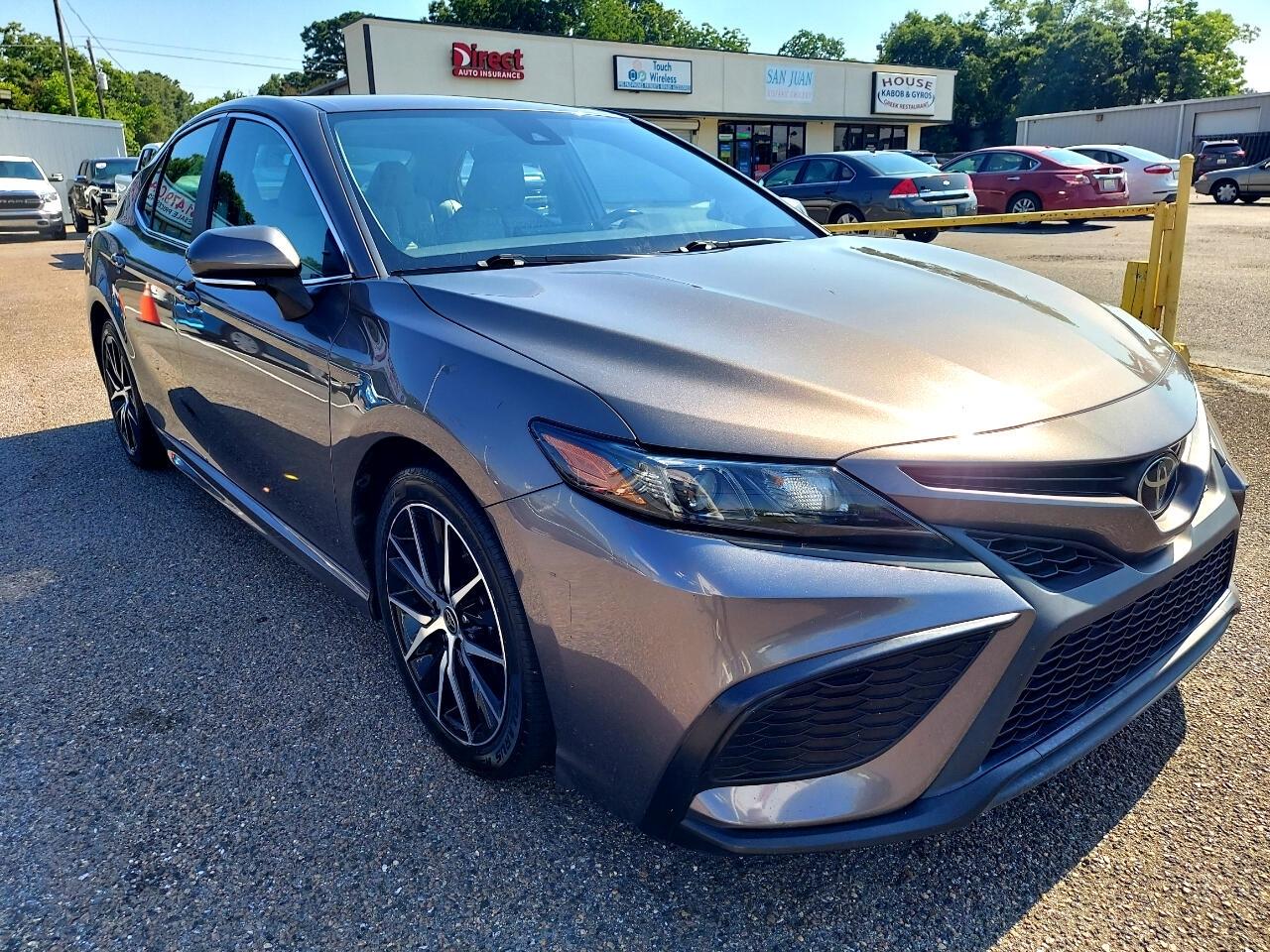 Toyota Camry SE 2022
