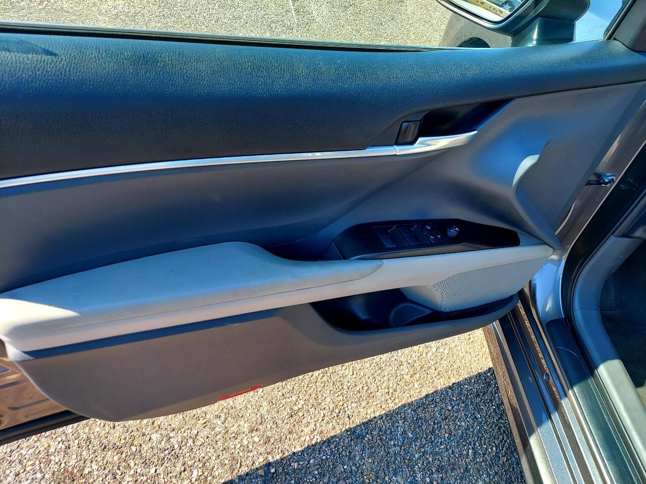 Toyota Camry SE 2022