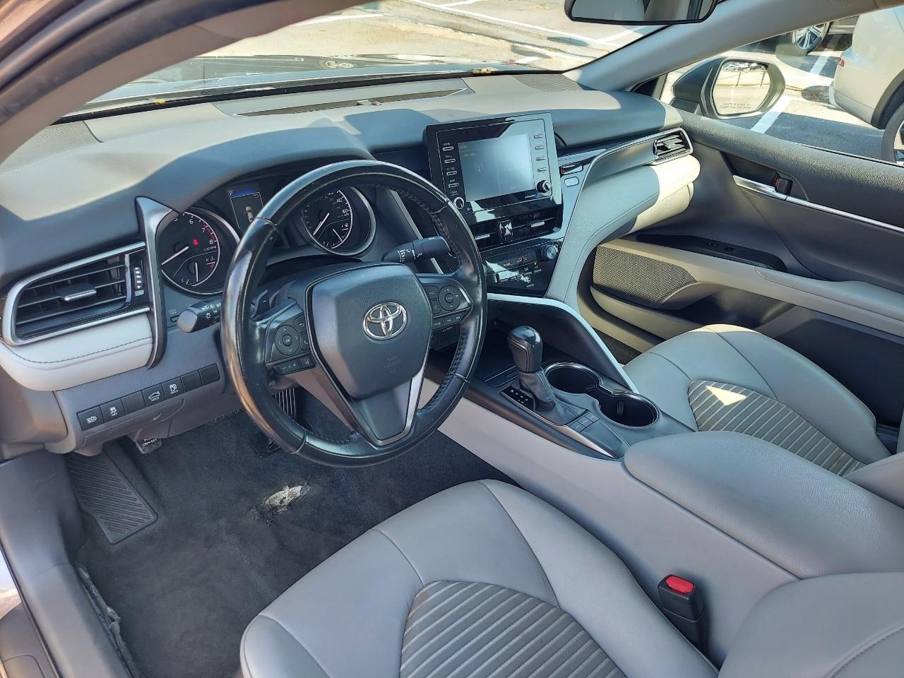 Toyota Camry SE 2022
