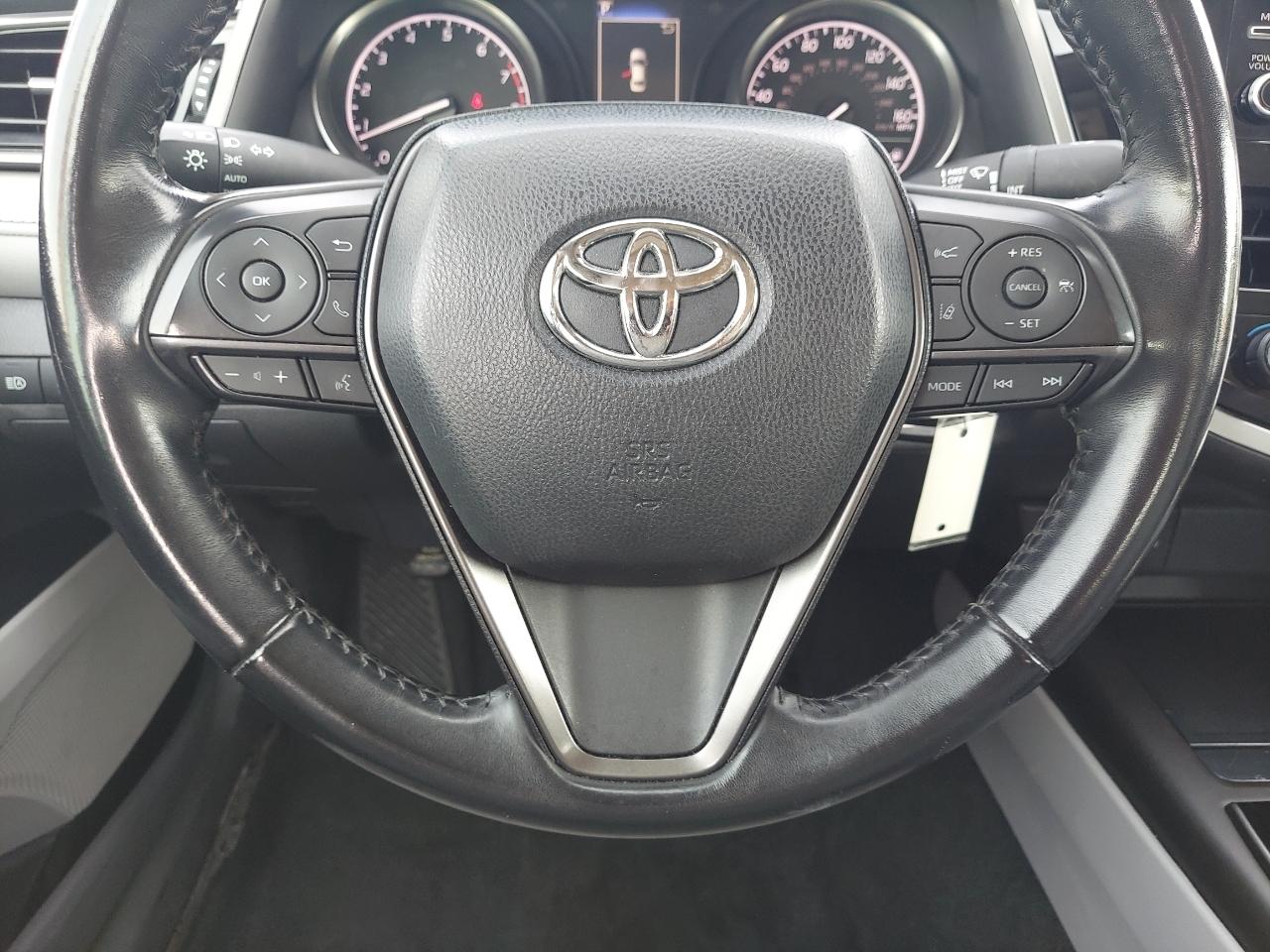 Toyota Camry SE 2022