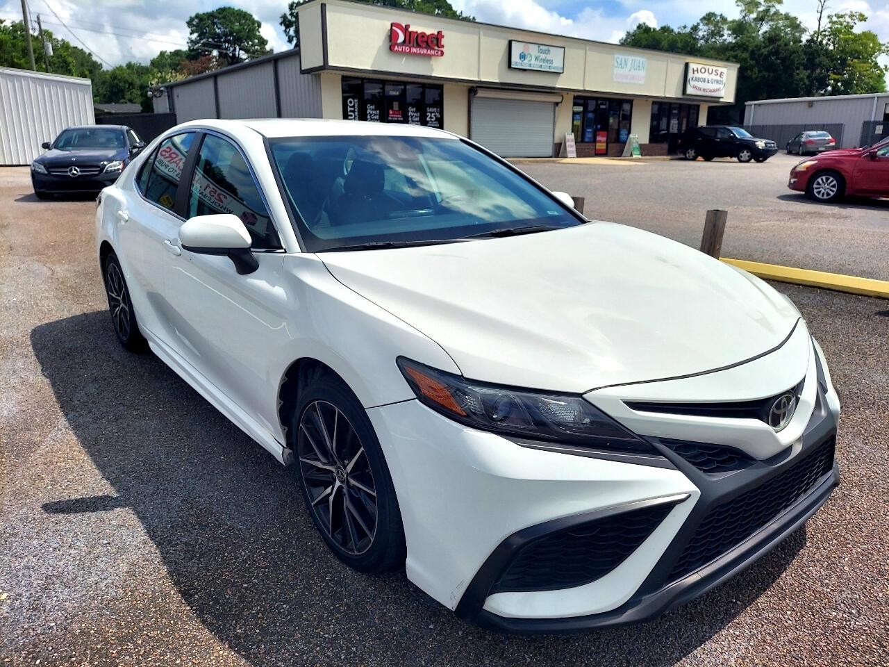 Toyota Camry SE 2021