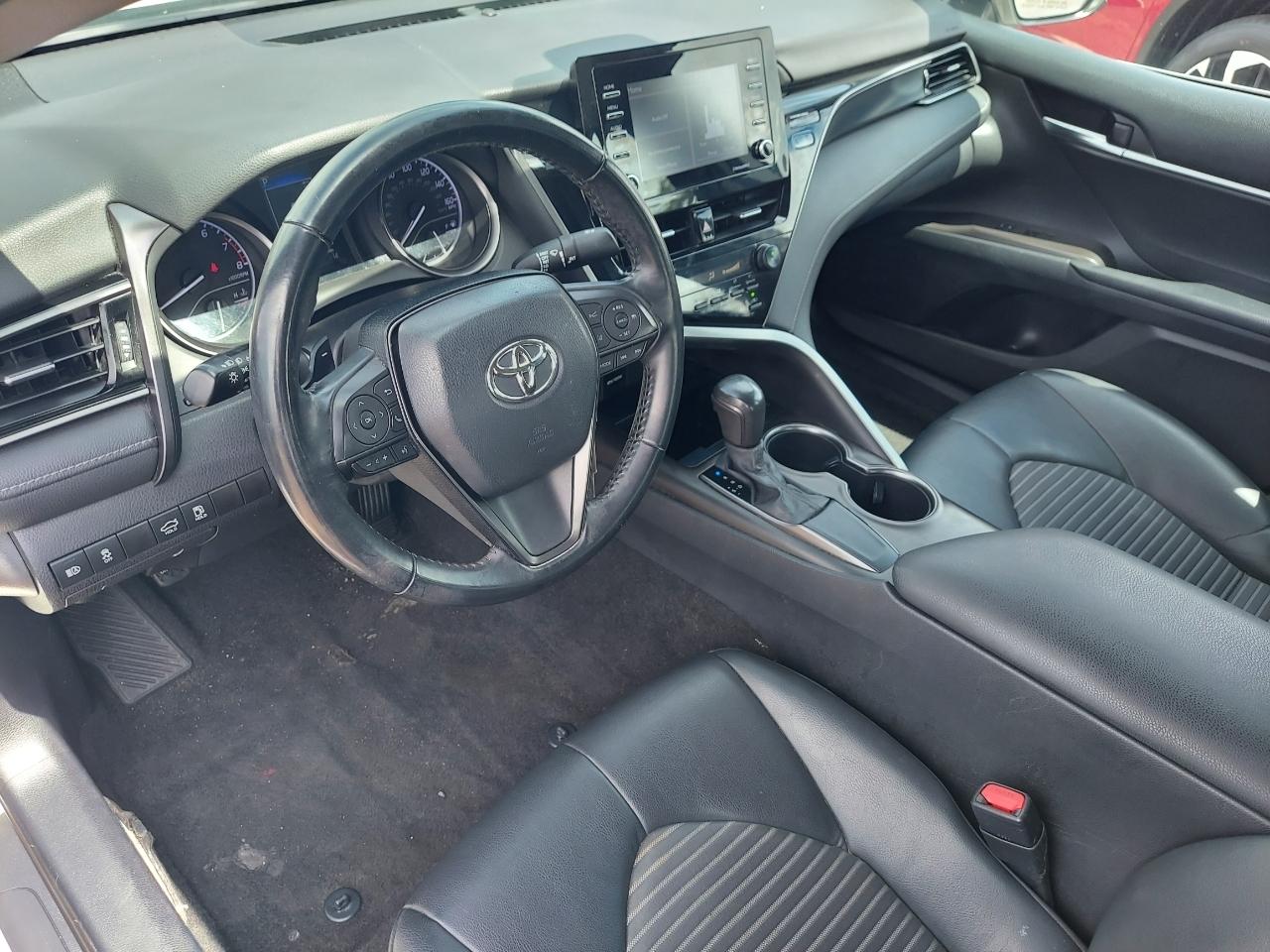 Toyota Camry SE 2021