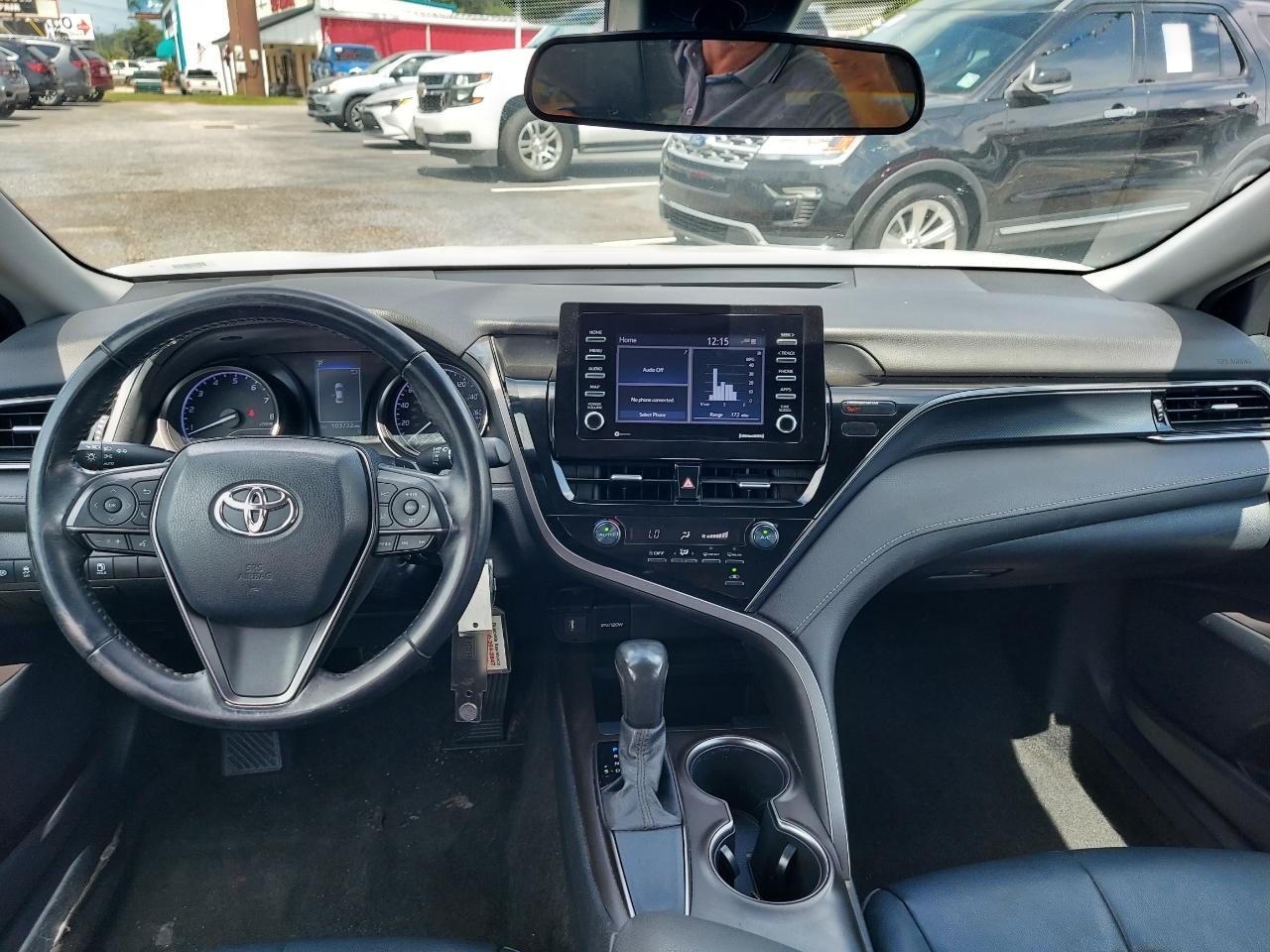 Toyota Camry SE 2021