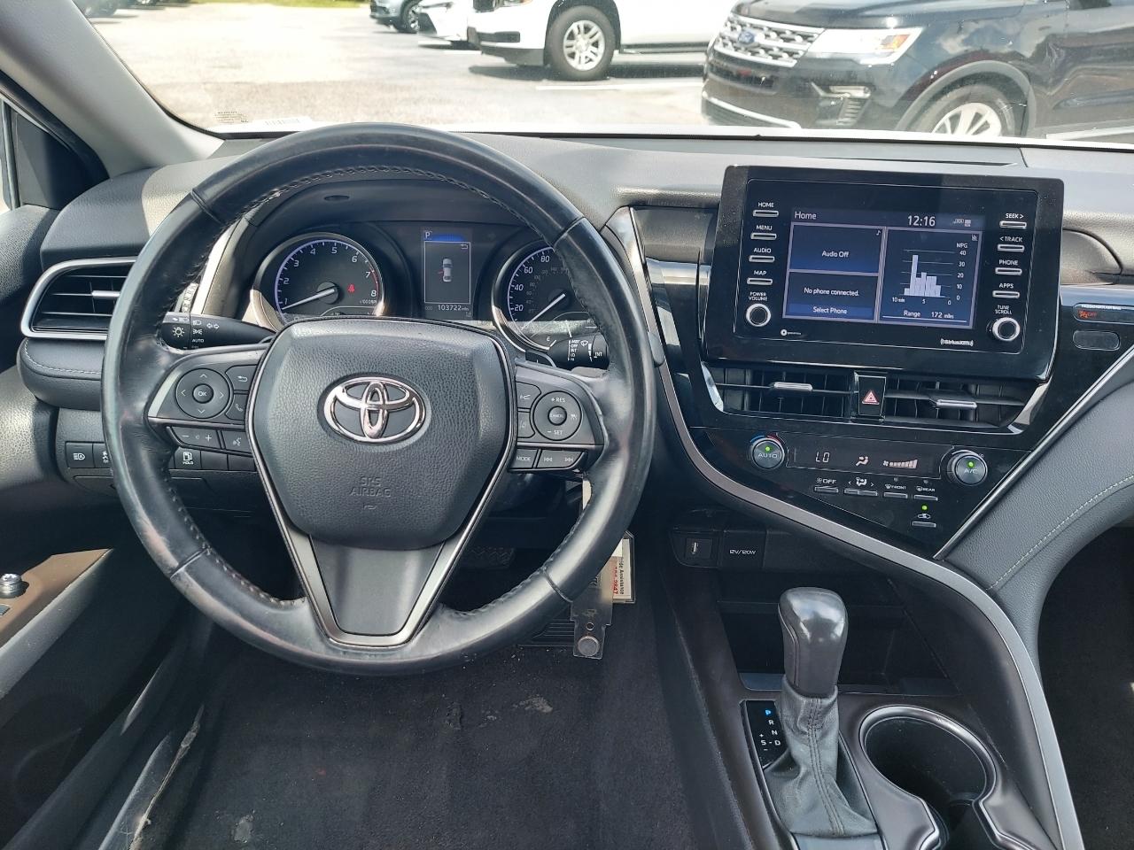 Toyota Camry SE 2021
