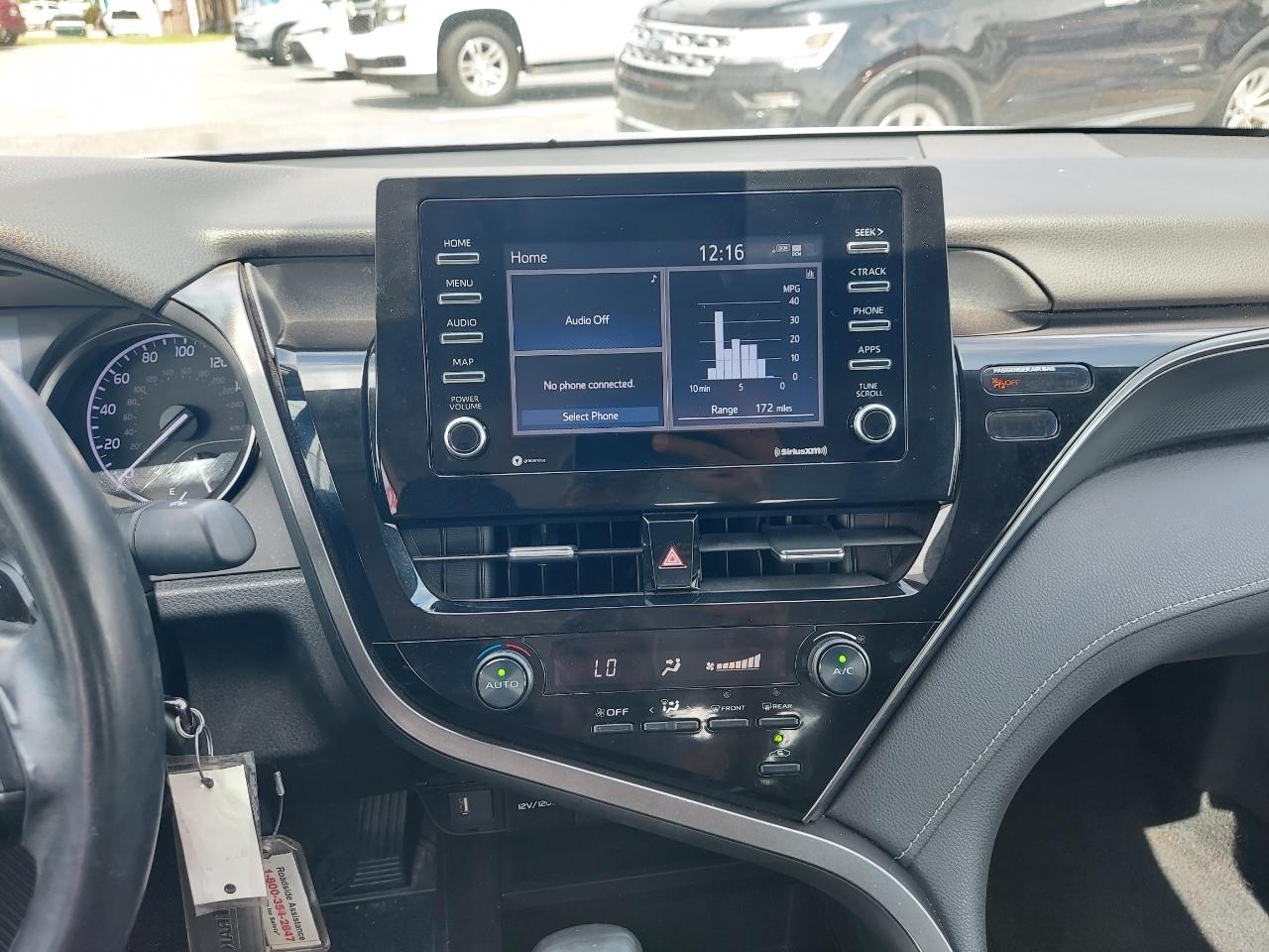 Toyota Camry SE 2021