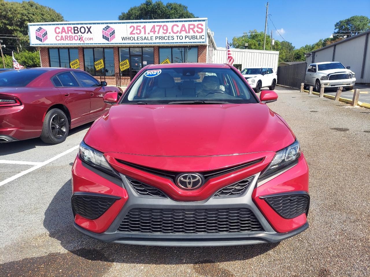 Toyota Camry SE 2021