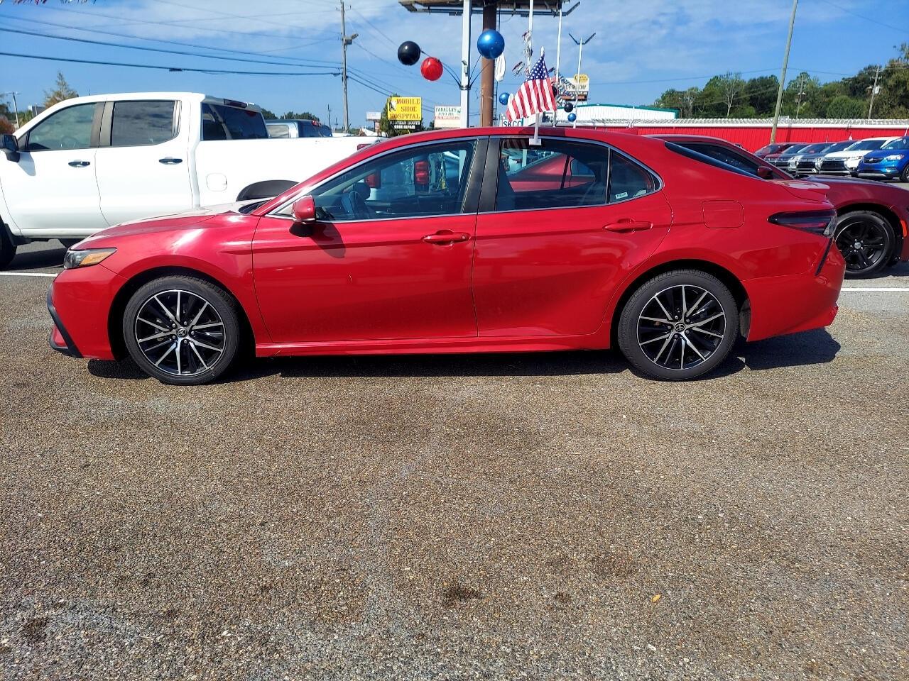 Toyota Camry SE 2021