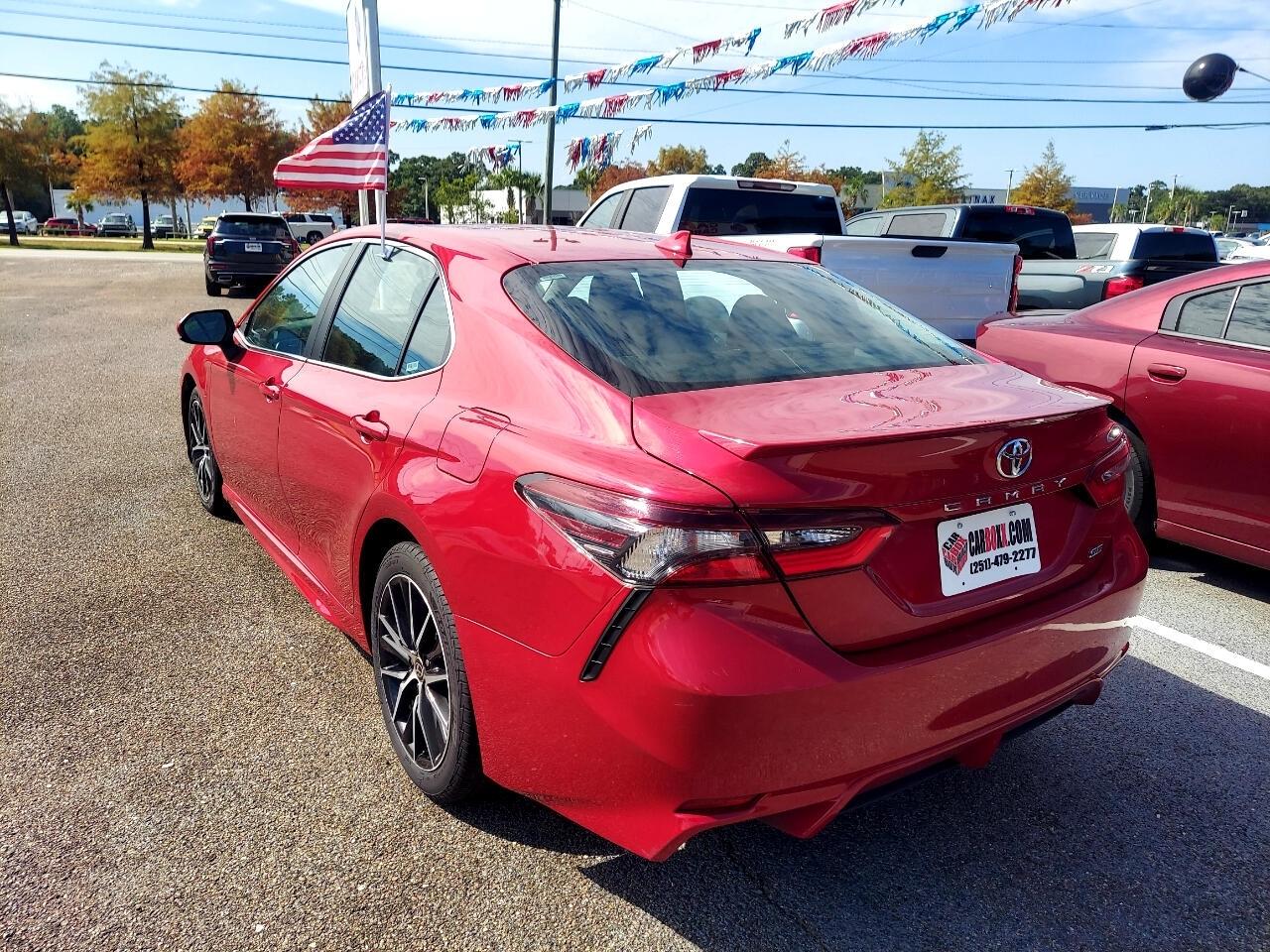 Toyota Camry SE 2021