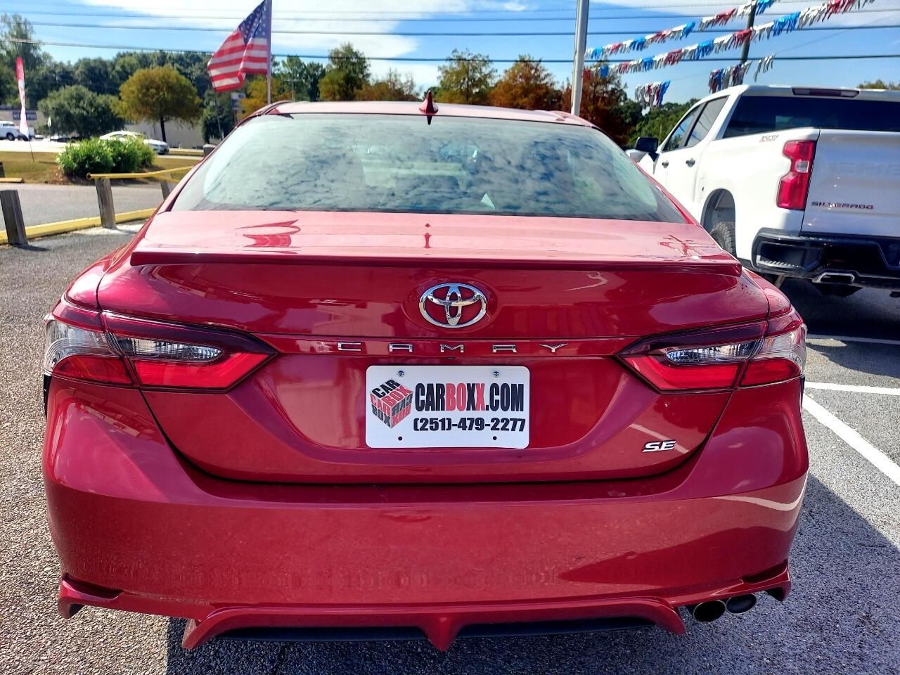 Toyota Camry SE 2021