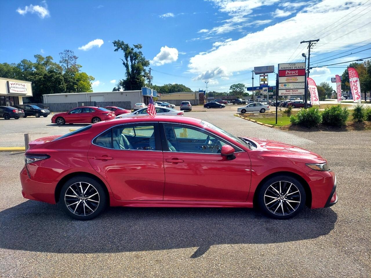Toyota Camry SE 2021