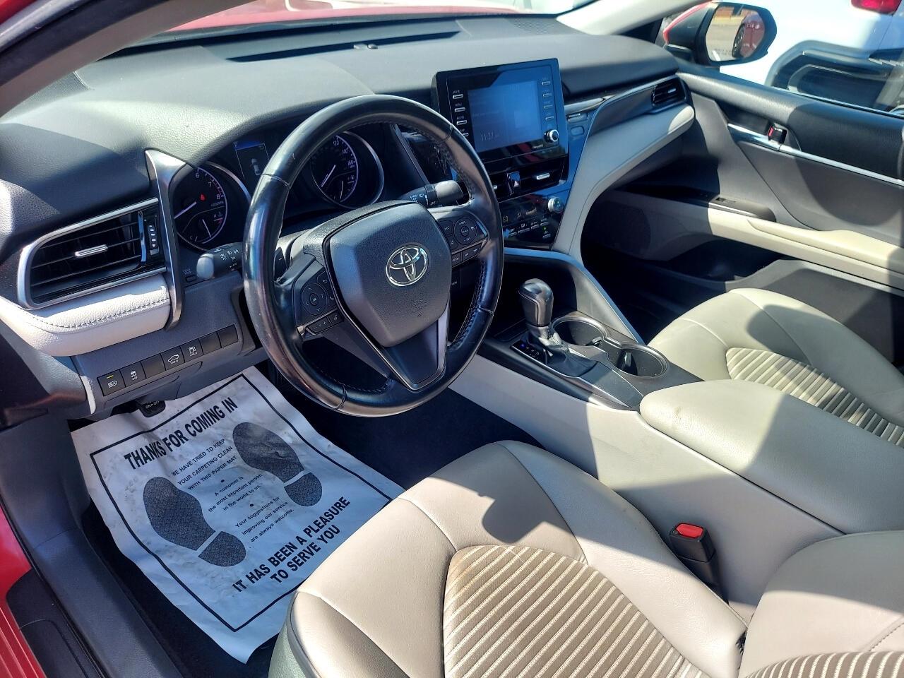 Toyota Camry SE 2021